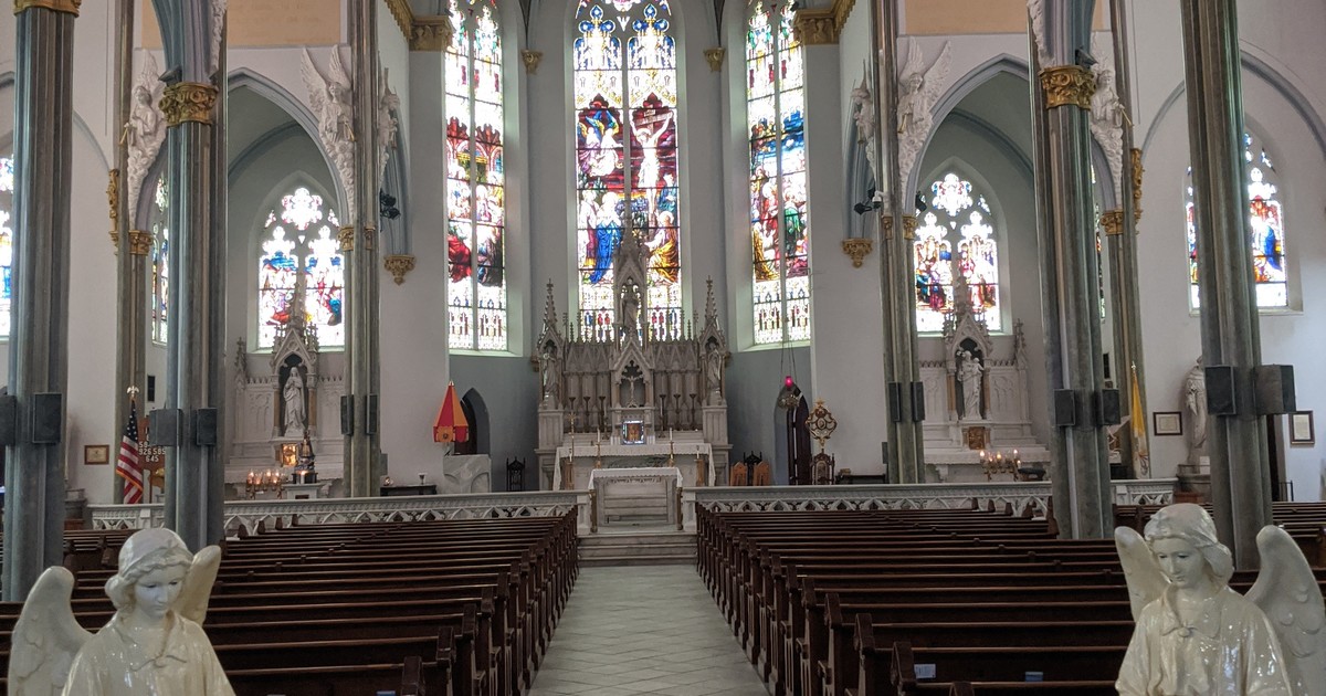 Reverent Catholic Mass Visiting Jacksonville, Florida